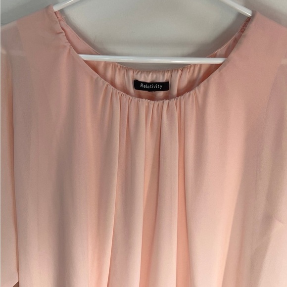 Relativity blush pink flowy blouse size L - Picture 2 of 8